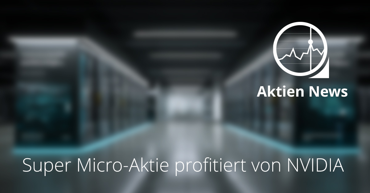 Serverracks mit Super-Micro-Systemen und NVIDIA-Blackwell-GPUs in einem modernen Rechenzentrum.